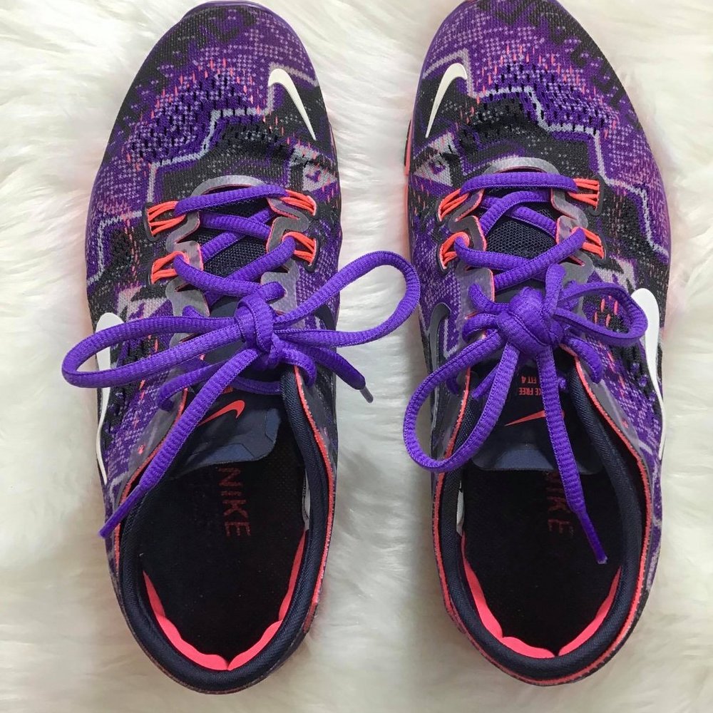 NIKE Free 5.0 athletic shoes